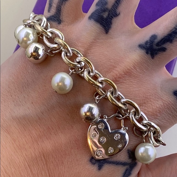 💛 Christopher & Banks Silver Crystal Heart & Pearl Charm Bracelet - Picture 6 of 7